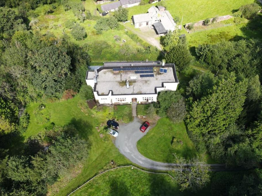 Tranquil Getaway Near Brecon Beacons Apartment Llandovery Exterior photo